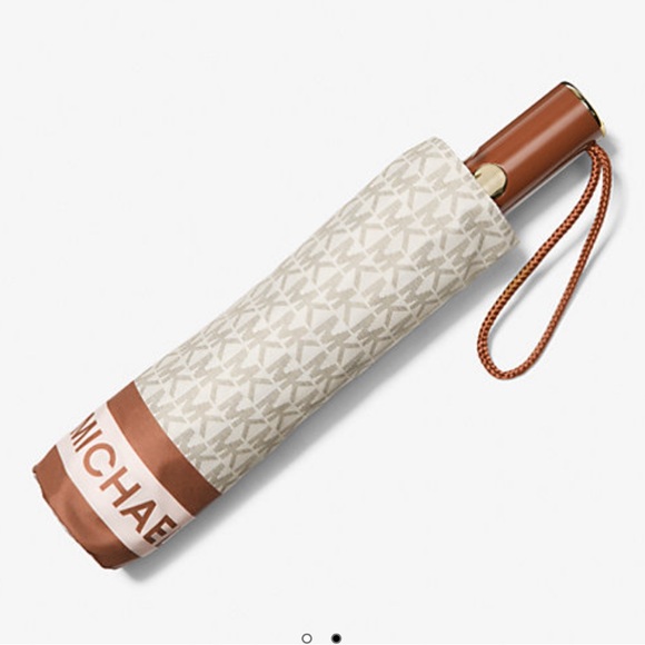 Michael Kors Logo Monogram Beige and Brown Umbrella Brand New - Picture 2 of 2